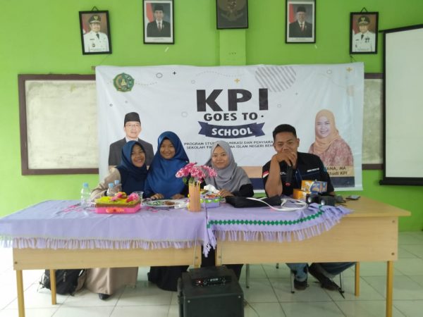 PROGRAM STUDI KOMUNIKASI DAN PENYIARAN ISLAM STAIN BENGKALIS GOES TO SCHOOL