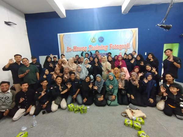 Asah Kemampuan Fotografi Mahasiswa, Prodi KPI Taja In House Training (IHT) Fotografi